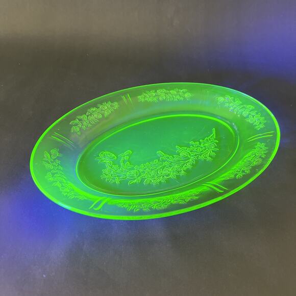 Sharon Cabbage Rose Oval Platter, Green Uranium Glass, Federal, Vintage 1930s - Picture 1 of 7